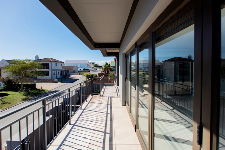 7 Bedroom Property for Sale in Myburgh Park Western Cape